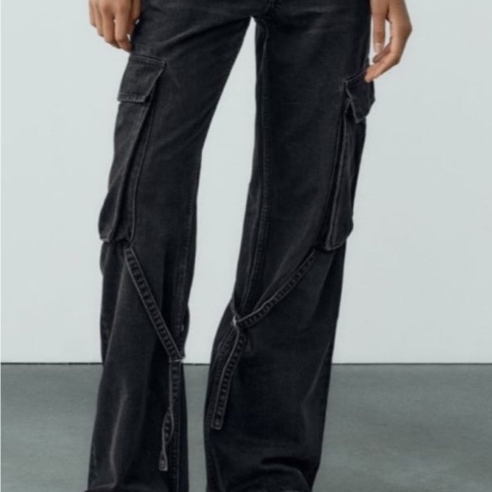 Trendy Black Cargo Jeans
Looking to trade for a size 8 or 10